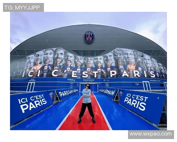 足球明星真人手办的魅力与收藏价值探秘，让你领略球场外的风采与艺术之美