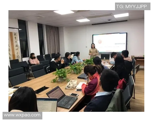 周敏独家分享网球心得与技巧助你提升球技的秘诀与经验总结